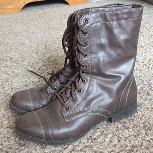 Brown Lace up Boots